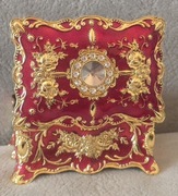 Piękna bogatozdobiona szkatułka włoska w emalii na biżuterię, styl Faberge.