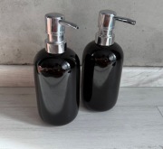 Czarny dozownik na mydło z pompką dyfuzor 2 sztuki  