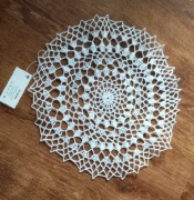 Serwetka ręcznie robiona na szydełku 