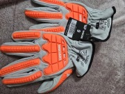 Rekawice zimowe chroniące przed uderzeniem