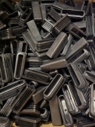 Zaślepka plastykowa prostokątna 50x20 czarna 50szt