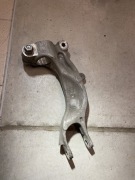 Audi A4 S4 RS4 B9 Mocowanie amortyzatora dolne 8W0413038H