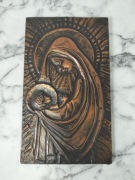 Obraz płaskorzeźba metaloplastyka Maryja z Dzieciątkiem 