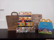 Komplet zestaw kubki figurki breloczki Friends Przyjaciele McDonald's