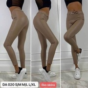 BEŻOWE LEGGINSY Z EKO SKÓRY Z KLAMRĄ