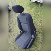 Fotele kompletne bez poduszek nissan pulsar 2017