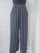 Spodnie z szerokimi nogawkami w roz XS/S. 