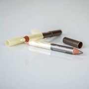 Mon Ami Paris Wodoodporna Kredka do Powiek Nr 9, kremowo-brązowa, perła