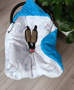 Otulacz wiosenny do fotelika samochodowego 