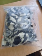 Sukienka z marszczeniem.