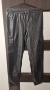 Stylowe spodnie typu jogger – eko skóra, czarne
