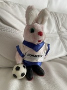 Kolekcjonerska figurka Królika Duracell jako Piłkarz