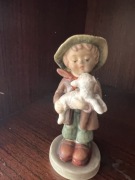 Figurka Hummel zaginiona owca porcelana