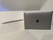 MacBook Air 2019 16 GB RAM / 256 GB SSD Stan bardzo dobry