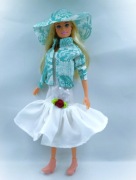 Elegancka sukienka dla lalek modny szyk