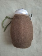 Manierka wojskowa LWP PRL w pokrowcu, 70 lata XX wieku