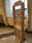 Stojak drewniany na wino