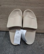 Klapki damskie 4F rozmiar 39 beżowe