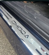 Nakladki na progi metalowe Omoda 5