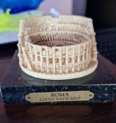 Figurka rzymskiego Colosseum