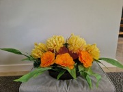 Klasyczna wiązanka nagrobna, stroik wiosenny