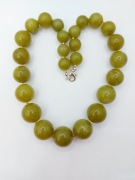 Ekskluzywny Naszyjnik z Zielonego Jadeitu – Stopniowane Kule (50 cm)