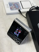 Samsung Galaxy Z Flip6 256GB – biały | bardzo dobry stan