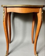 Stolik kawowy STYL LUDWIK XV - Intarsja, Mosiądz - PAGED