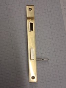 Zamek wpuszczany do drzwi pokojowych 72/55 ze złotym frontem 