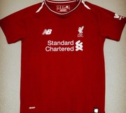 S) LIVERPOOL F.C New Balance oryginalna koszulka klubowa Roz.116cm.