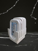 Mały stojak na pokrywki