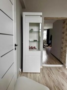 Witryna szklana IRMA biały połysk z oświetleniem LED stan BDB bez skaz