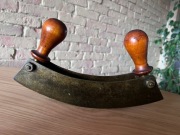 Zabytkowy siekacz, nóż do ziół i warzyw z podwójnym ostrzem - dekoracja