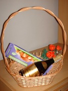 Wiklinowy kosz kwiatowy na kwiaty prezentowy na prezent wiklina ślub mały