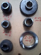 Tokarka TUE 40 kolo zebate Z-51 m-2