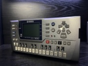 Yamaha QY100 moduł brzmieniowy przenośna stacja robocza keyboard