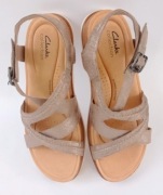 Sandały Clarks 37 beżowe taupe skóra naturalna płaskie