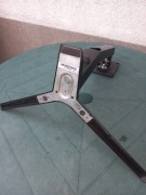 Solidna, lekka podstawa monitora IIYAMA 27" VESA 100X100  wys.40 cm 1.6 kg