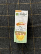 Garnier NOWE serum do twarzy Vitamin C na przebarwienia 3,5% z witaminą C