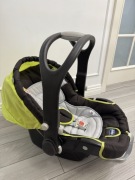 CHICCO Artsana Universal 0-13 kg fotelik nosidełko dziecięce z daszkiem