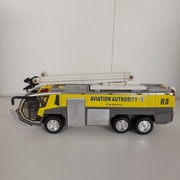 Lotniskowa straż pożarna Pullback z dźwiękami i światłami