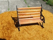 STARA ŁAWECZKA  DLA LALEK