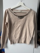 Monsoon Beżowy damski sweter z biżuteryjnym dekoltem