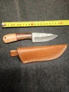 Nóż Damast kuty z pochwą 