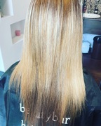 Keratynowe prostowanie włosów