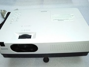 Projektor Sanyo PCL-XD 2600