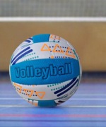 Nowa piłka do siatkówki sportowa – lekka i wygodna w użytkowaniu