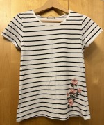Biały bawełniany t-shirt w paski z haftem Orsay 36S