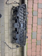 TOYOTA YARIS CROSS ATRAPA GRIL WRAZ Z RADARWM SENSOREM