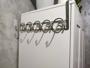 Wieszak ścienny na ubrania / kurtki – metalowy, nowoczesny design